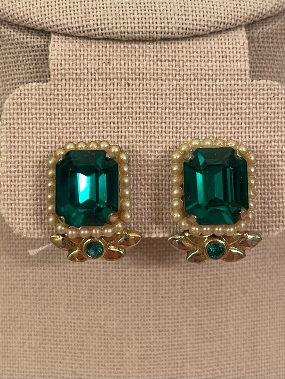 Vintage Coro Emerald Green Crystal and Faux Pearl Clip-On  Earrings